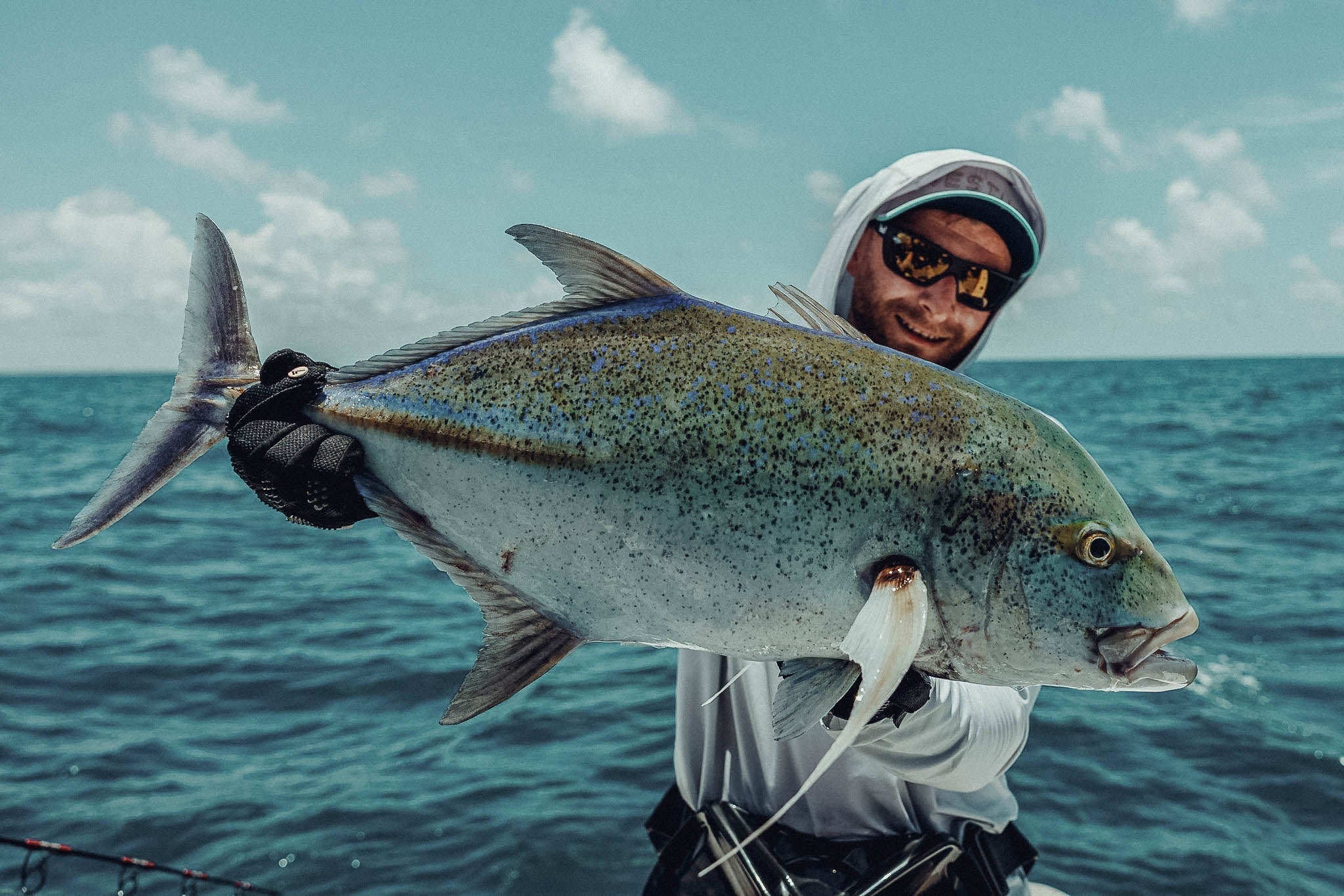 Fliegenfischen mit gloryfy Sonnenbrillen: Schutz vor Haken, Polarisation und 100% UV-Schutz
