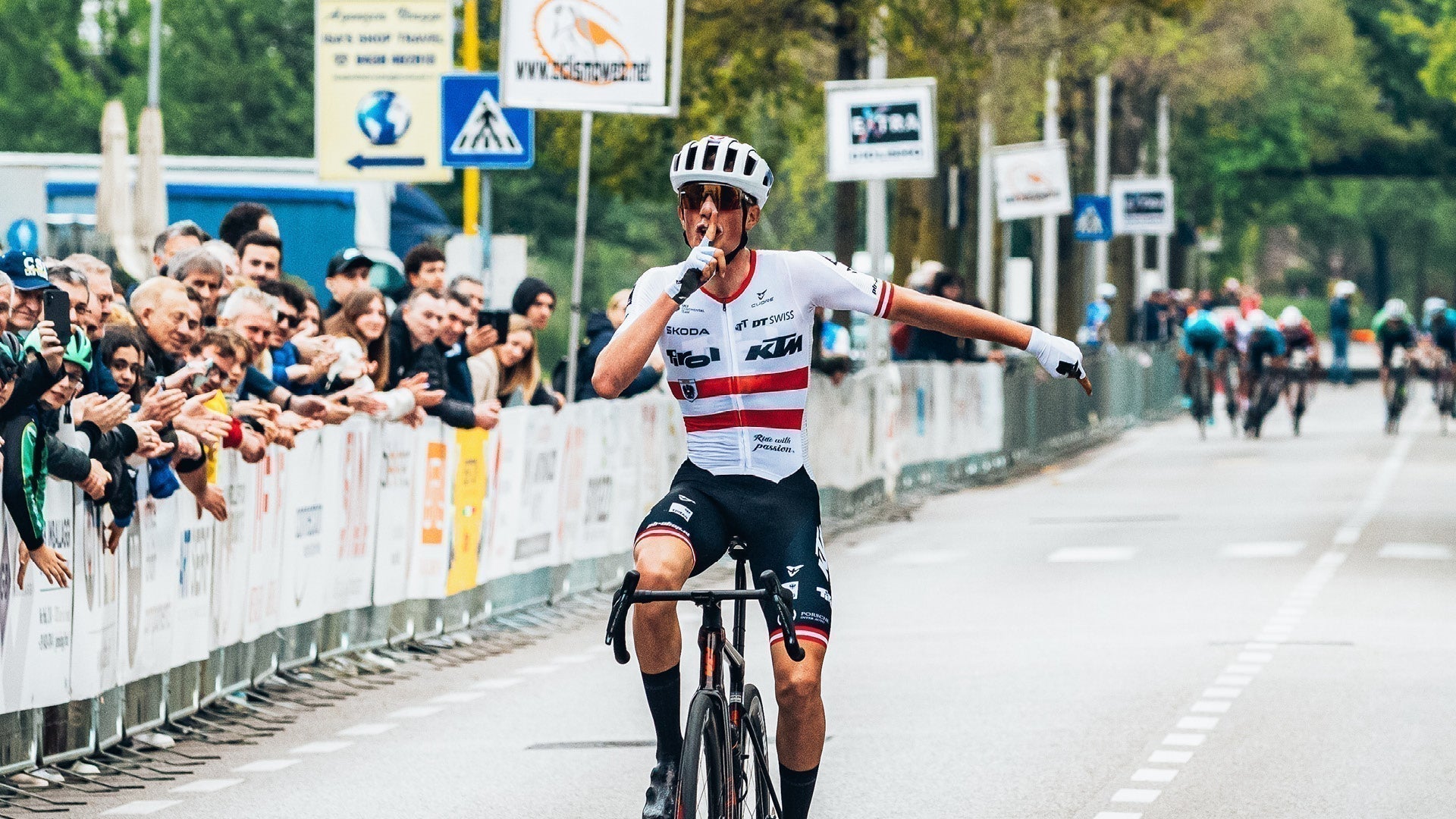 Tirol Cycling Team x gloryfy: Die Sportbrille für maximale Performance