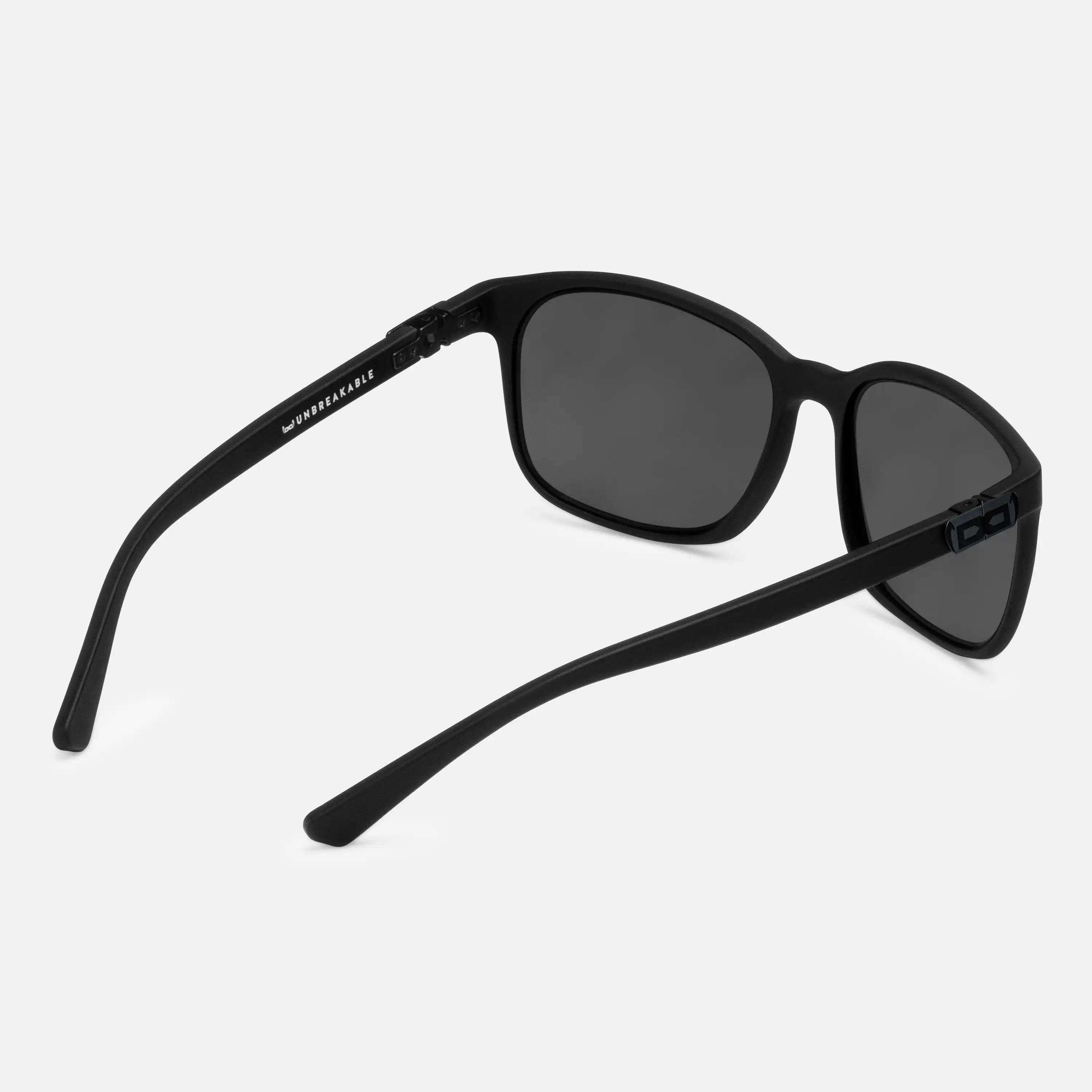 Gi22 Amadeus - black in black