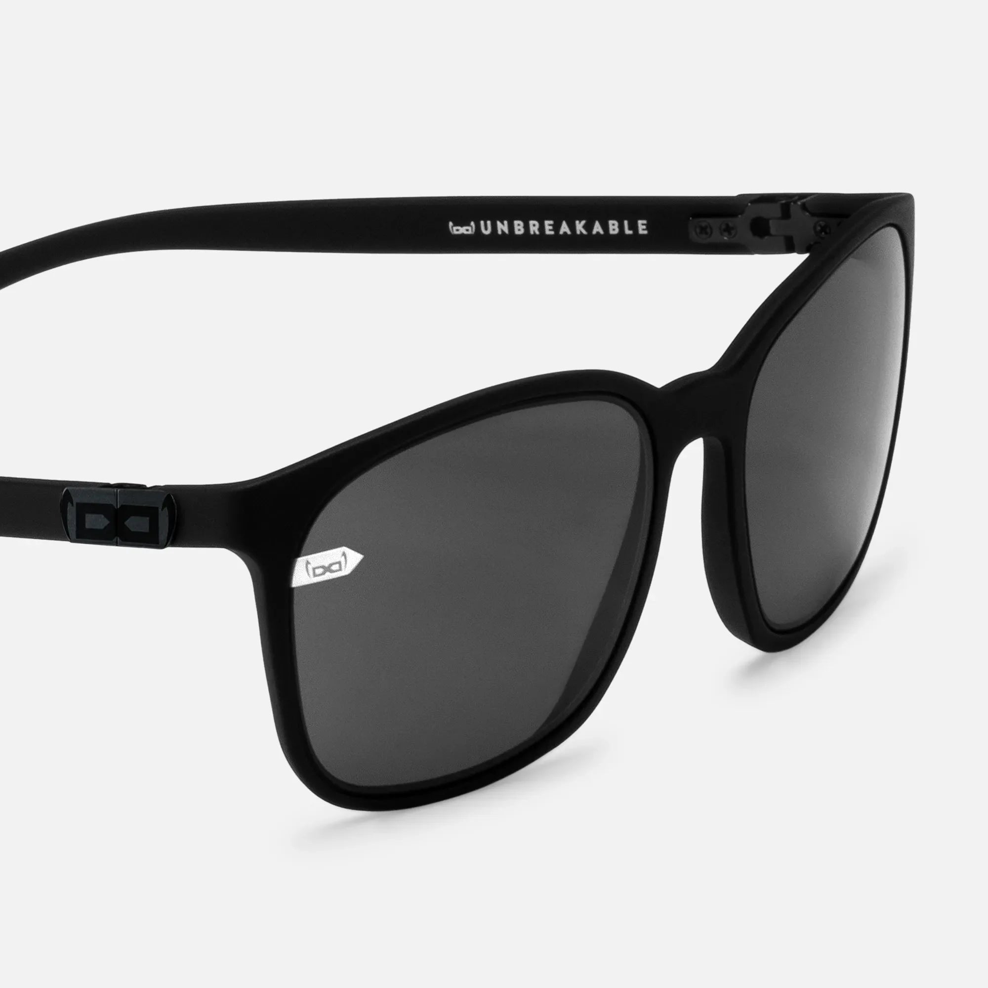 Gi22 Amadeus - black in black