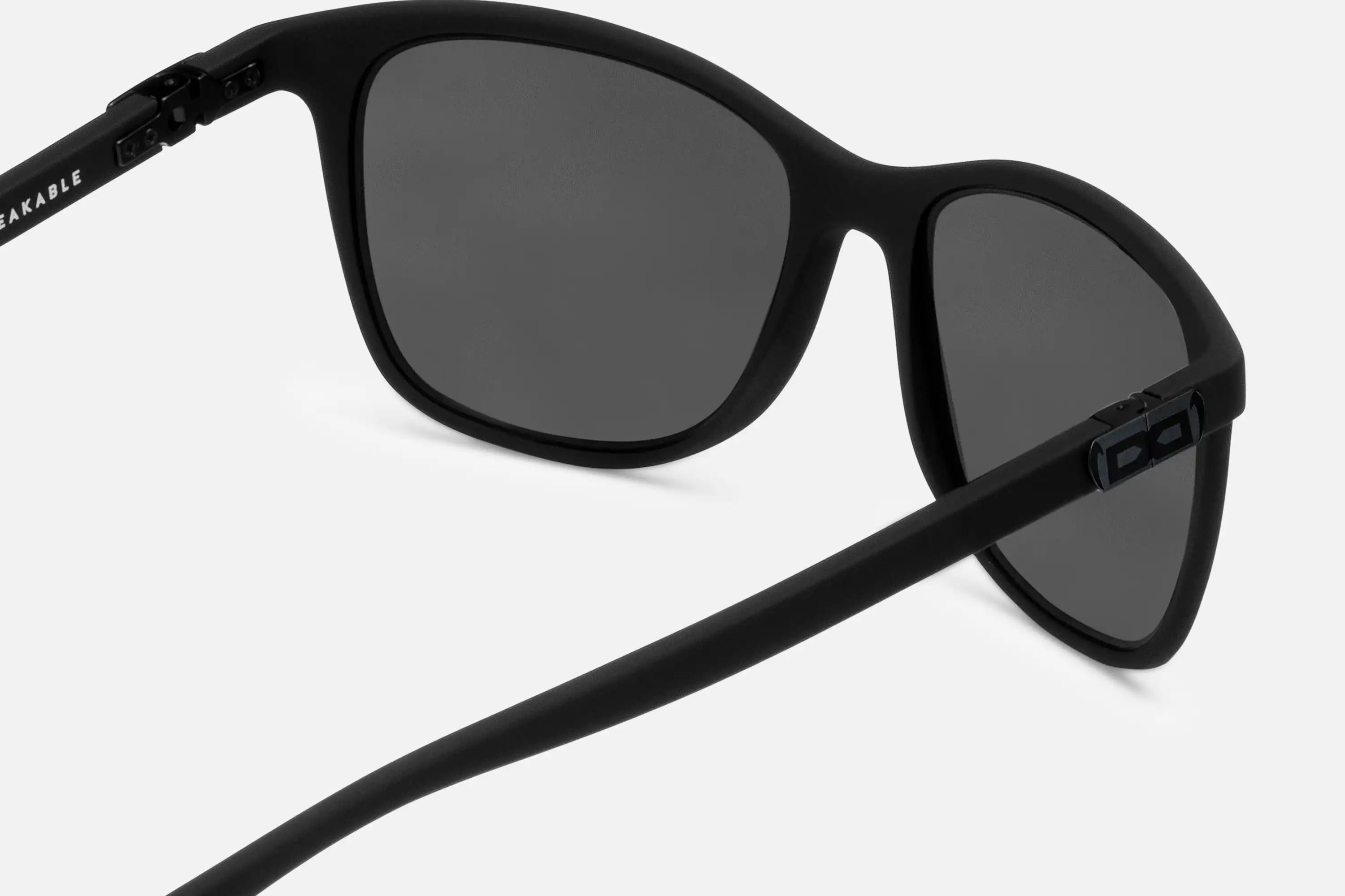 Gi27 Hitchhiker - black in black