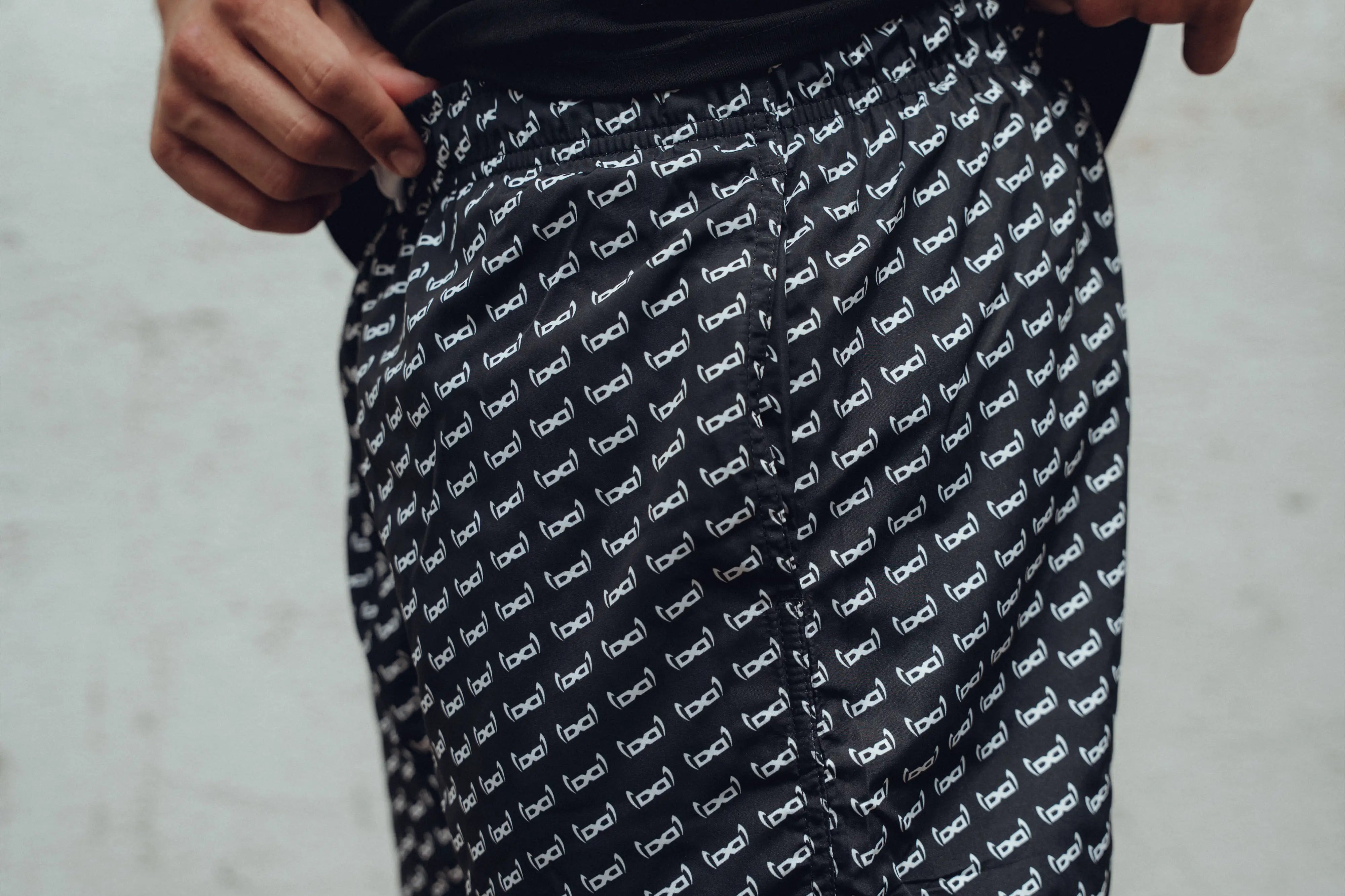  - swim shorts L