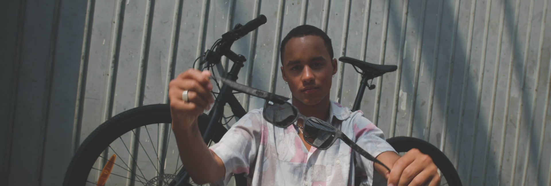 gloryfy unbreakable Brille im Belastungstest – flexible, unzerbrechliche Sonnenbrille für Sport und Alltag